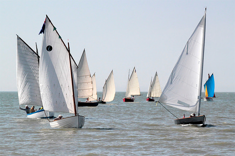 Arrivée en flottille de voile-Aviron à la citadelle de Brouage