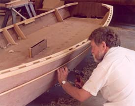 Arch Davis construisant la 